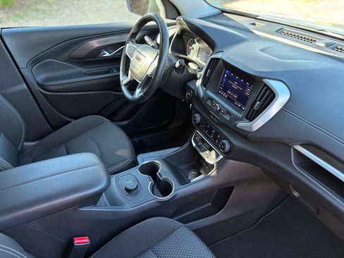 Used 2024 GMC Terrain SLE image 14