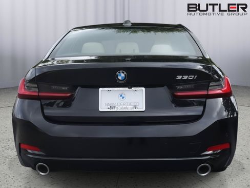 Used 2023 BMW 330i Sedan w/ Premium Package RWD image 5