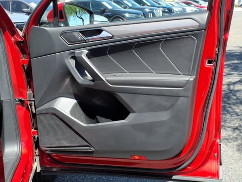 Certified 2024 Volkswagen Tiguan SE image 15