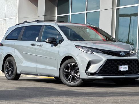 Certified 2025 Toyota Sienna XSE image 2