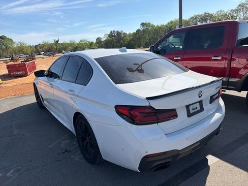 Used 2021 BMW 530i w/ M Sport Package image 4