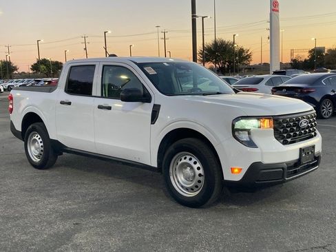 Used 2025 Ford Maverick XL w/ Equipment Group 102A image 3