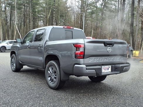 Used 2025 Nissan Frontier SV image 4
