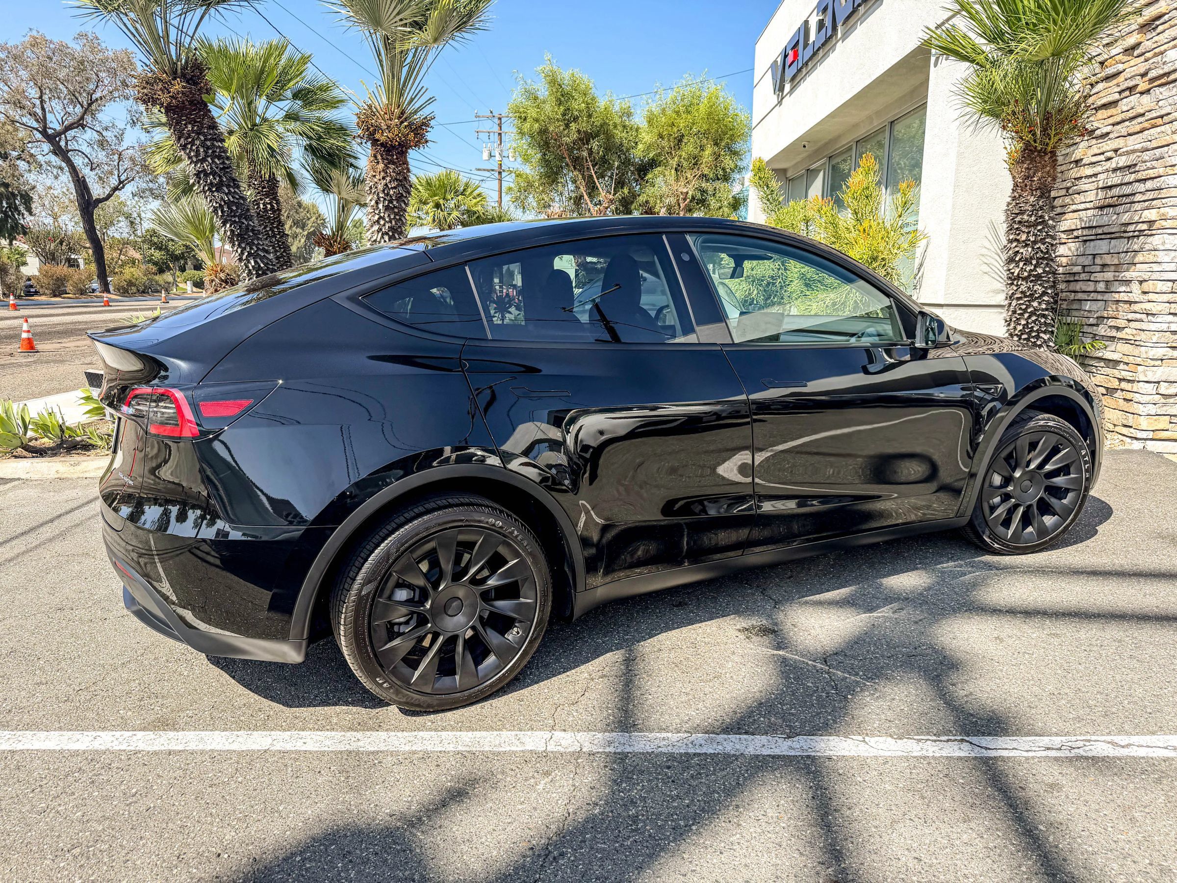 Used 2023 Tesla Model Y Long Range AWD/4WD image 8