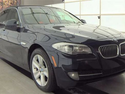 Used 2011 BMW 528i Sedan image 2