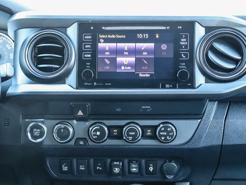 Used 2019 Toyota Tacoma TRD Off-Road image 15