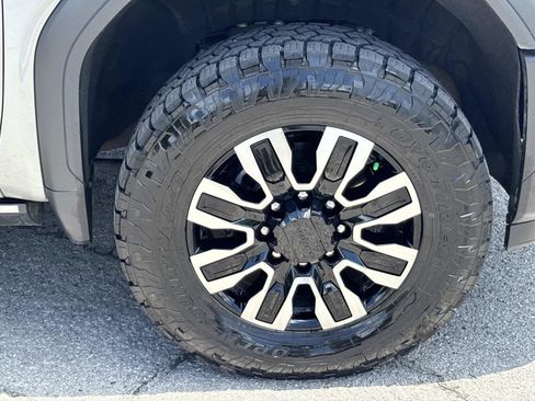 Used 2025 GMC Sierra 2500 Denali Ultimate AWD/4WD image 10