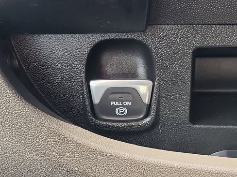 Used 2025 RAM ProMaster 2500 w/ Convenience Group FWD image 17