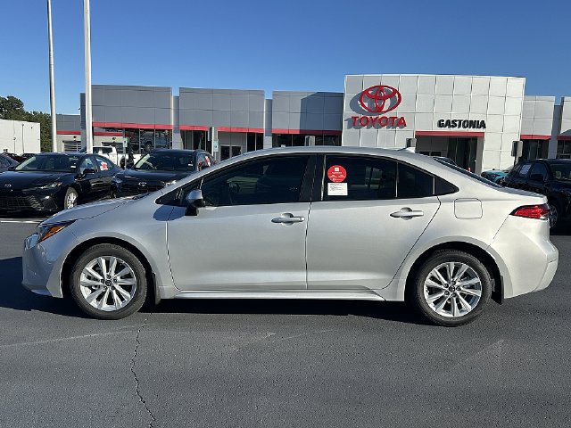 New 2027 Toyota Corolla LE w/ LE Premium Package FWD image 5