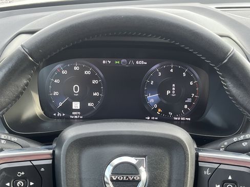 Used 2021 Volvo XC40 T5 Momentum AWD/4WD image 21