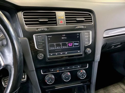 Used 2016 Volkswagen GTI SE w/ Lighting Package (SEL) FWD image 6