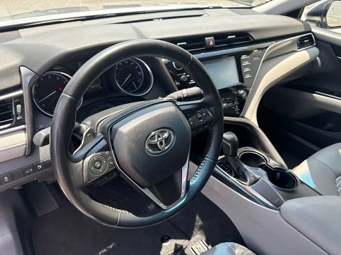 Used 2018 Toyota Camry SE FWD image 21