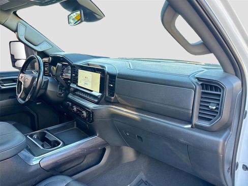 Used 2024 Chevrolet Silverado 2500 LTZ w/ LTZ Plus Package image 32