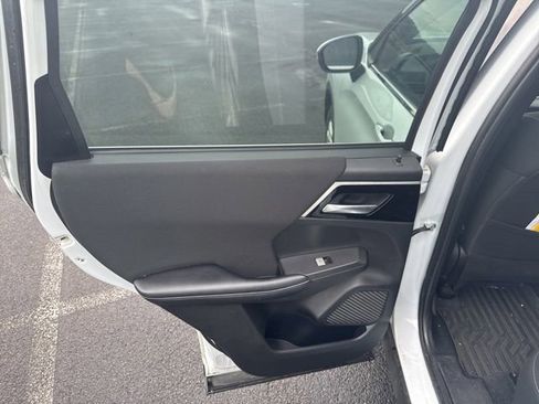 Used 2022 Mitsubishi Outlander ES FWD image 46