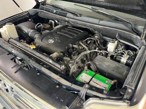 Used 2017 Toyota Tundra SR5 AWD/4WD image 12