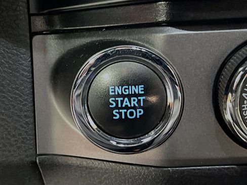 Used 2020 Toyota Tacoma TRD Off-Road AWD/4WD image 23