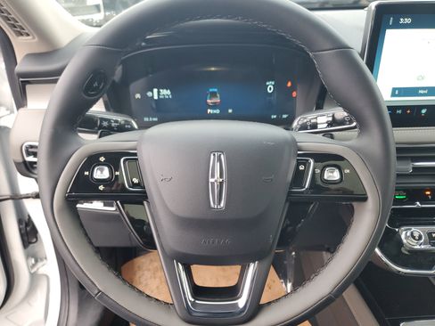 New 2026 Lincoln Corsair Premiere image 16