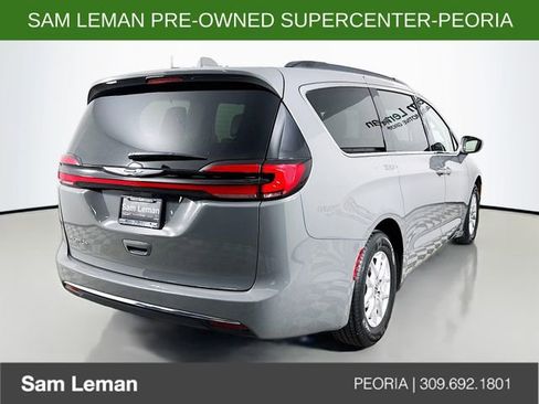Used 2022 Chrysler Pacifica Touring-L image 7