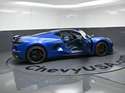 Used 2022 Chevrolet Corvette Stingray Premium Cpe w/ Z51 Performance Package RWD image 31