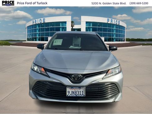 Used 2019 Toyota Camry LE image 2