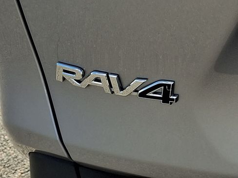 Certified 2025 Toyota RAV4 XLE AWD/4WD image 33