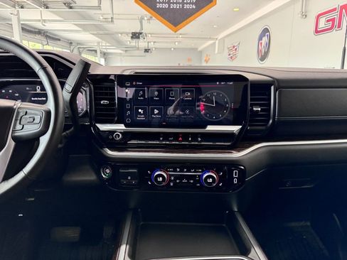 Used 2025 GMC Sierra 2500 SLE w/ SLE Value Package; AWD/4WD image 18