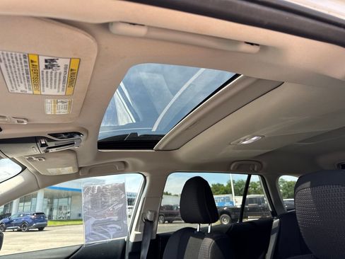 Used 2023 Subaru Outback Premium AWD/4WD image 18