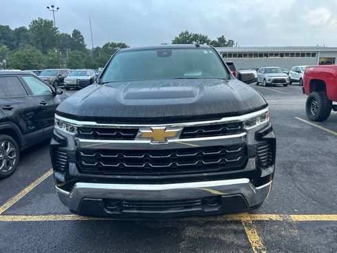 Used 2024 Chevrolet Silverado 1500 LT AWD/4WD image 2