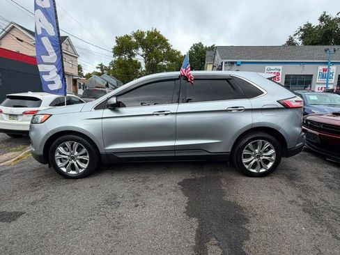Used 2023 Ford Edge Titanium AWD/4WD image 9