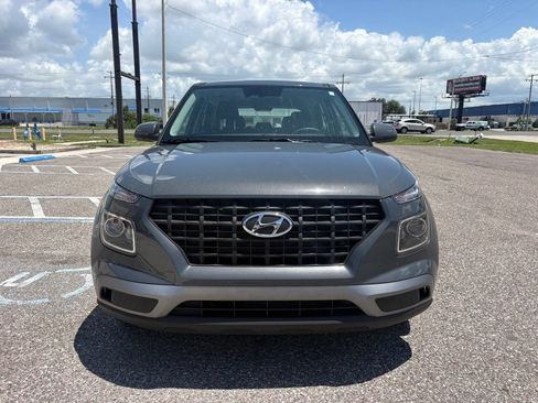 Used 2025 Hyundai Venue SE FWD image 8