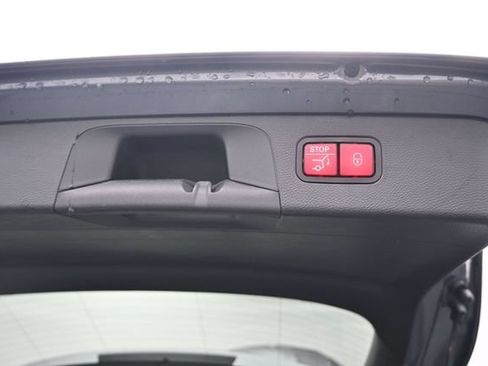 Used 2021 Mercedes-Benz GLC 300 4MATIC image 28