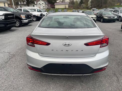 Used 2019 Hyundai Elantra SE FWD image 8