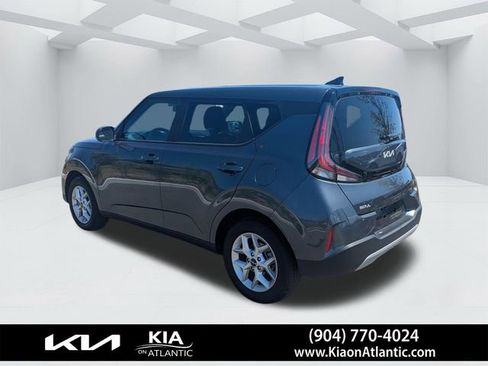 Used 2025 Kia Soul LX FWD image 5