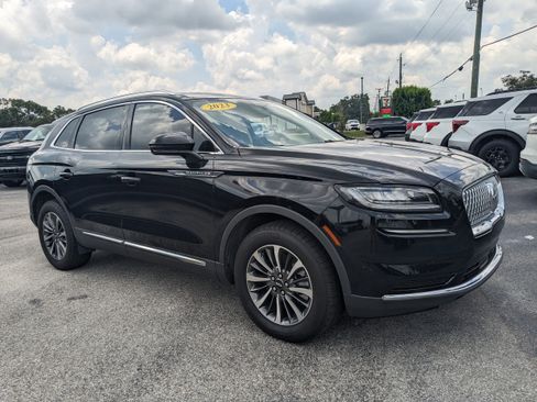 Used 2023 Lincoln Nautilus AWD w/ Premium Package image 2