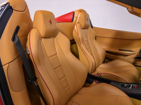 Used 2013 Ferrari 458 Spider RWD image 33