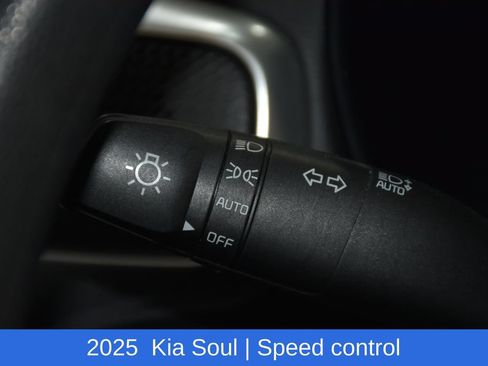 Used 2025 Kia Soul LX w/ LX Technology Package FWD image 12