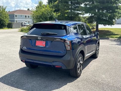 Certified 2025 Nissan Kicks SV FWD image 4