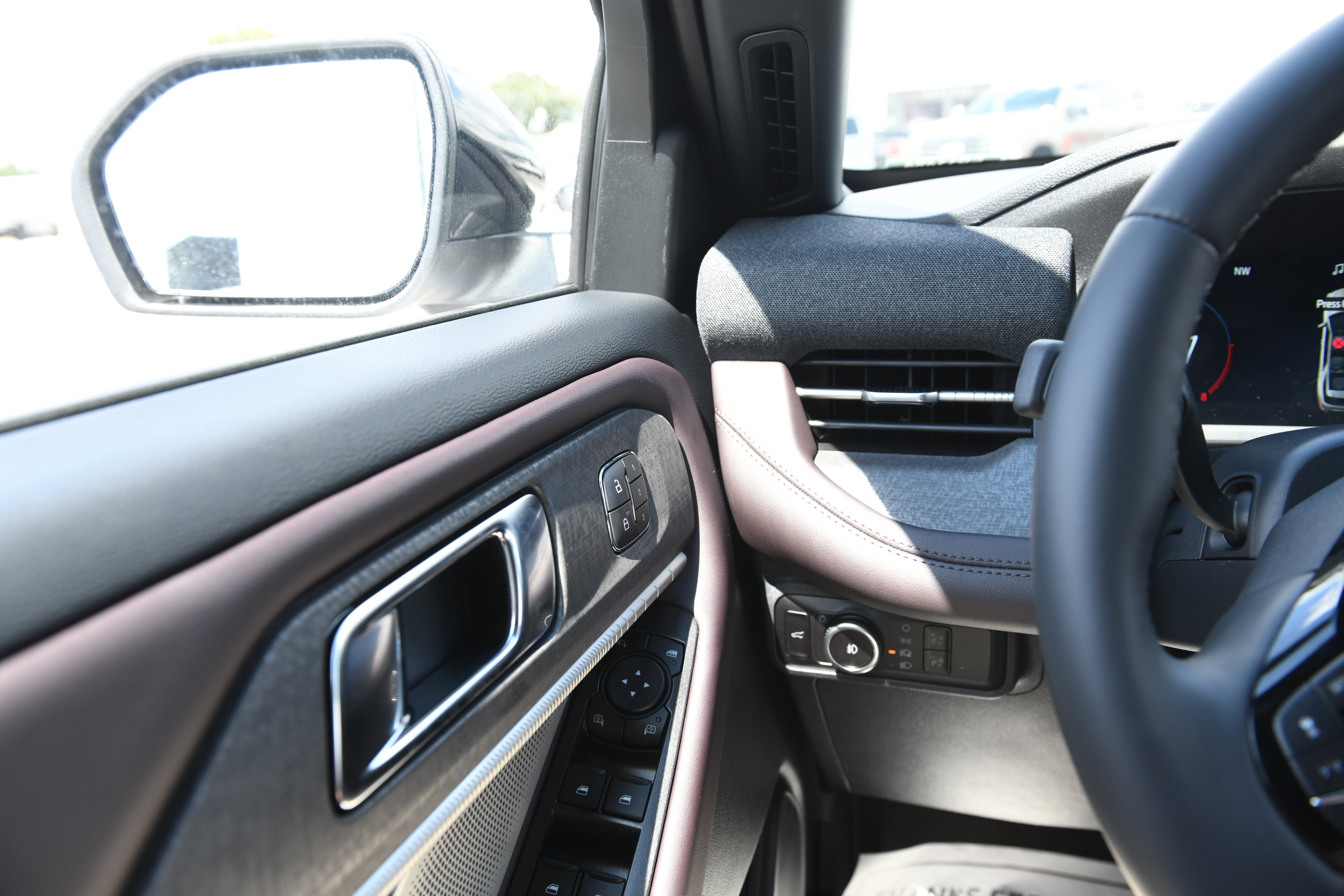 New 2027 Ford Explorer Platinum RWD image 24