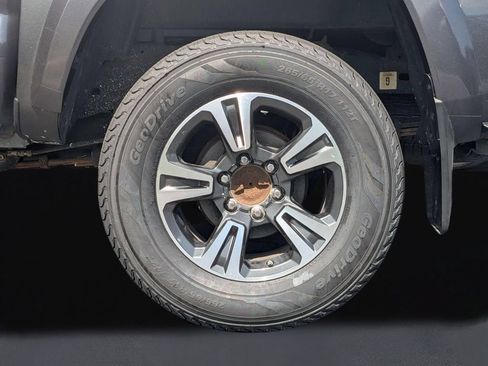 Used 2019 Toyota Tacoma TRD Sport AWD/4WD image 11