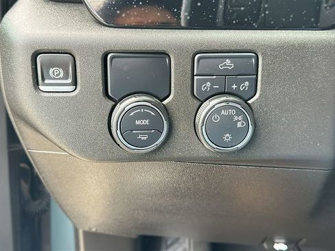 Used 2025 Chevrolet Silverado 1500 LT RWD image 20
