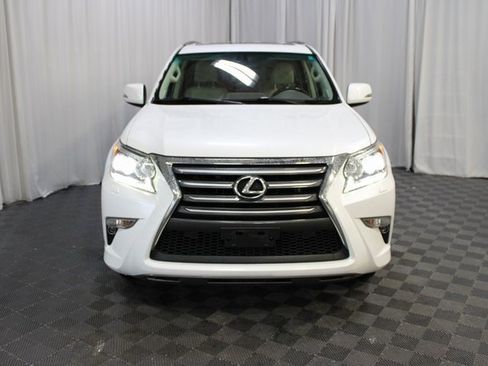 Used 2014 Lexus GX 460 image 2