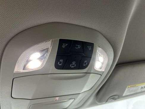 Certified 2024 Chrysler Pacifica Touring-L FWD image 38