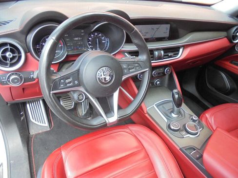 Used 2019 Alfa Romeo Stelvio Ti Lusso w/ Quick Order Package 22X Lusso image 8