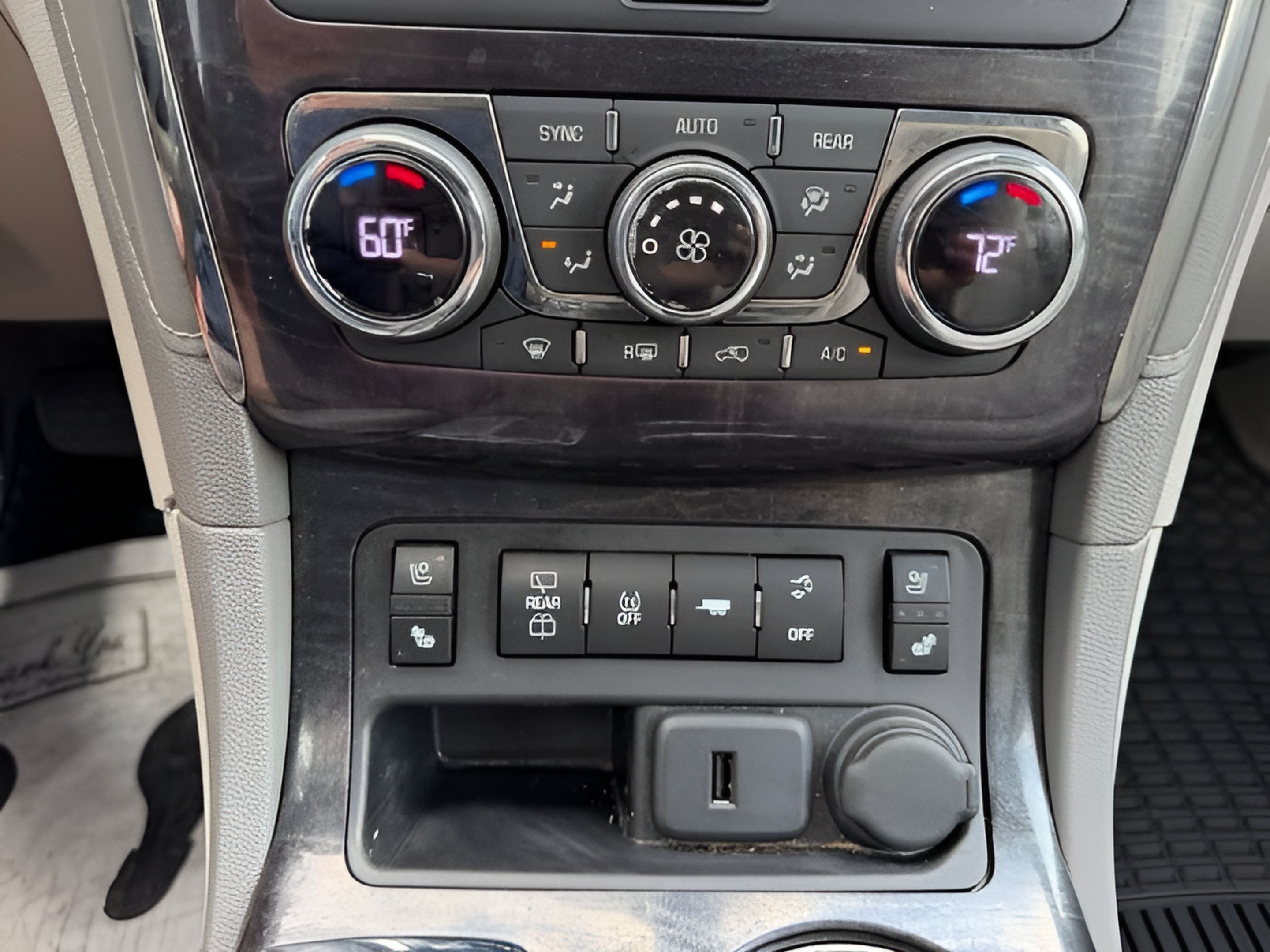 Used 2015 Buick Enclave Premium w/ Trailering Package FWD image 18