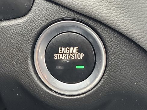 Used 2022 Chevrolet Equinox LS image 25