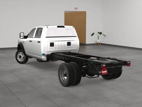 Used 2024 RAM 5500 Tradesman w/ Max Tow Package RWD image 31