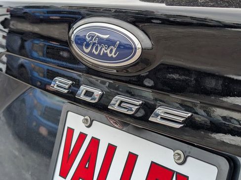 Used 2023 Ford Edge Titanium image 12