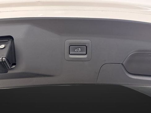 Used 2023 MAZDA CX-9 Signature image 16