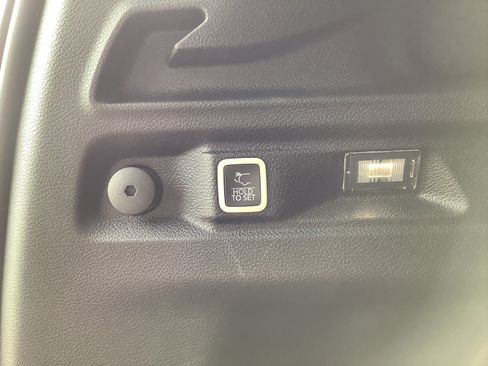 Used 2023 Jeep Grand Cherokee L Laredo AWD/4WD image 8