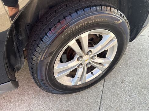 Used 2017 Chevrolet Equinox LS FWD image 17
